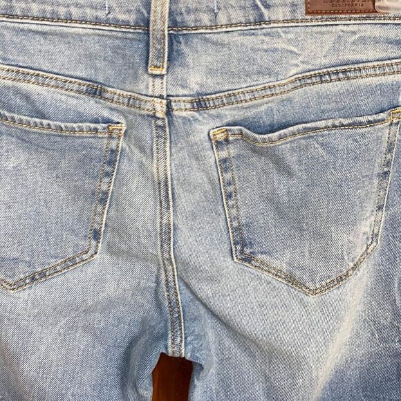 Hollister low rise crop boyfriend destroyed NWT - Picture 7 of 9